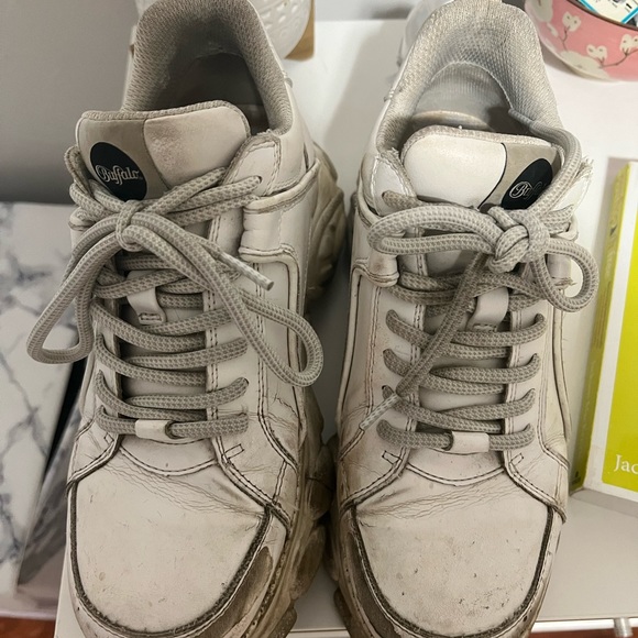 White Buffalo sneakers - Picture 2 of 8